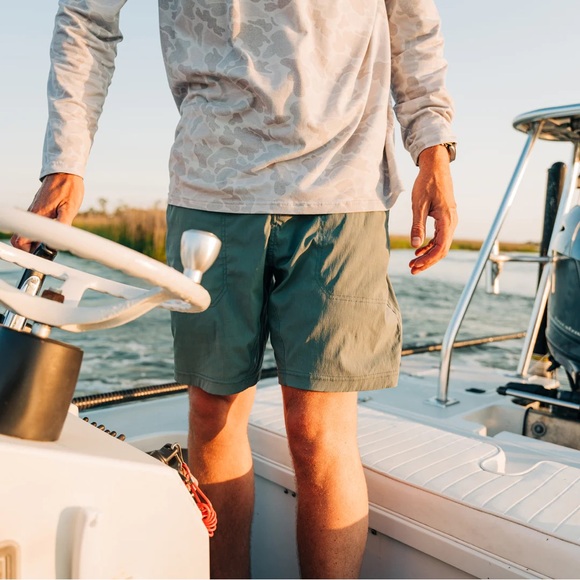 Marsh Wear Other - Marsh Wear Waterfront Shorts Men’s size 34 Forrest Green